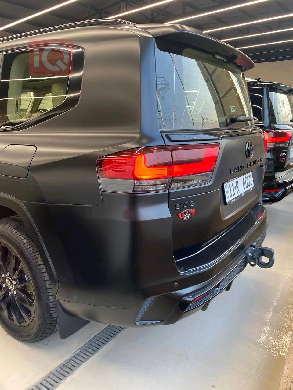 تۆیۆتا لاند کروزەر